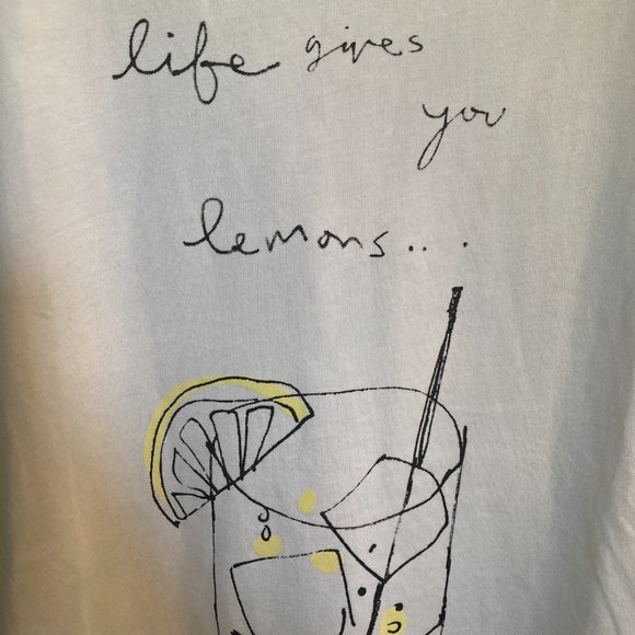 Banana Republic Graphic T-shirt - NWT - Picture 2 of 5